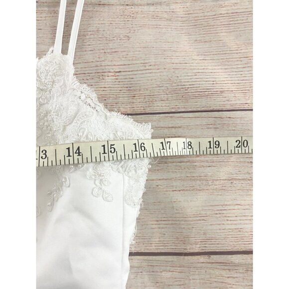 David's Bridal Michaelangelo Lace Trim Beaded Wedding Dress W/Train - 6 - Picture 12 of 15